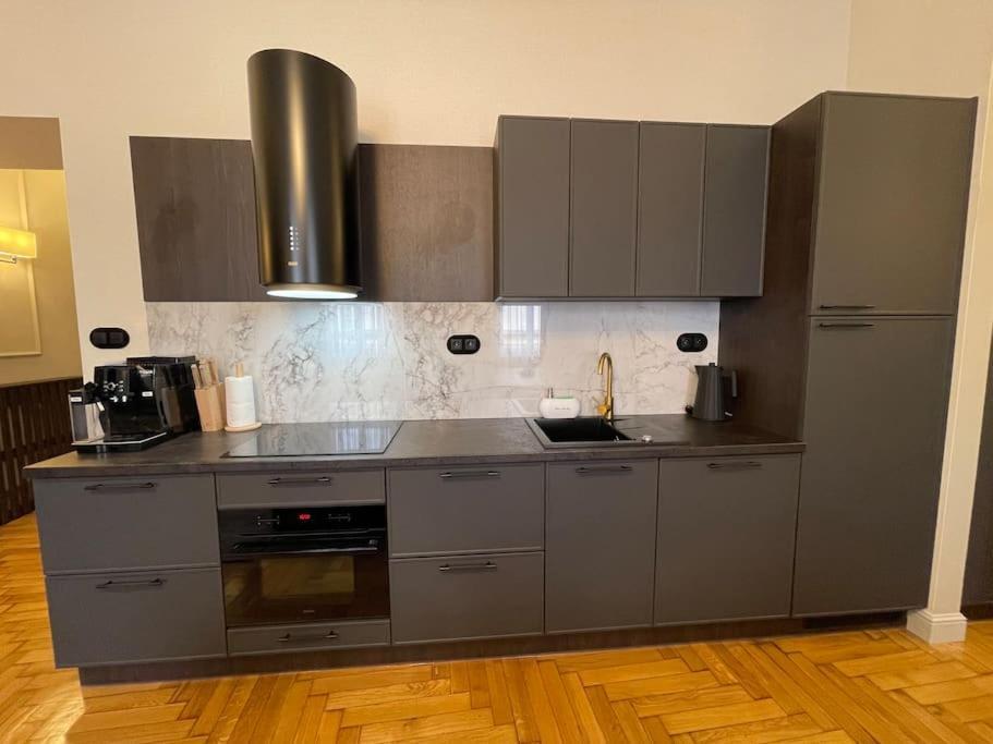 Crown Pearl - Wonderful Apartment, 110Scm, 4 Rooms Krakow Luaran gambar