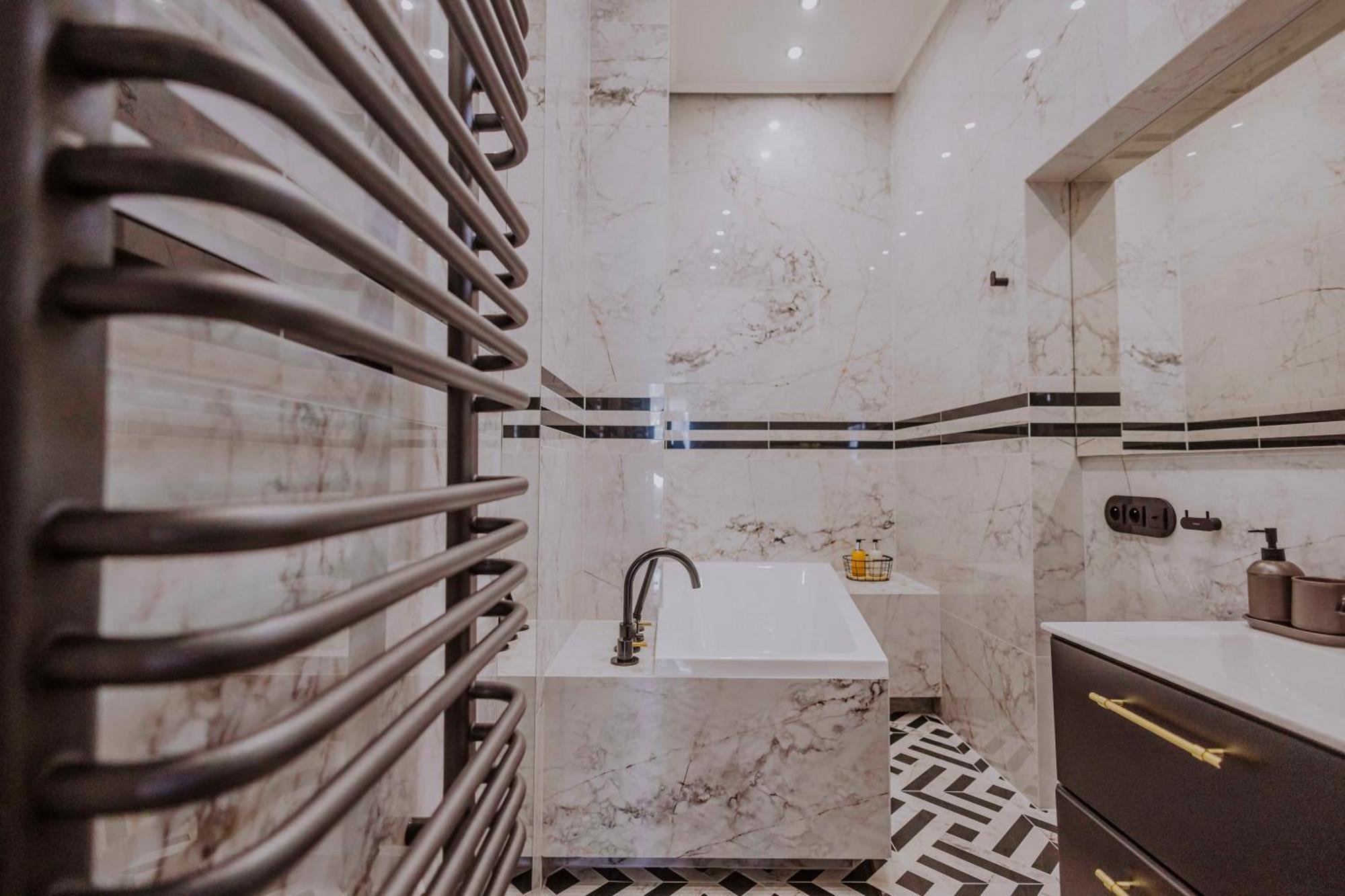 Crown Pearl - Wonderful Apartment, 110Scm, 4 Rooms Krakow Luaran gambar